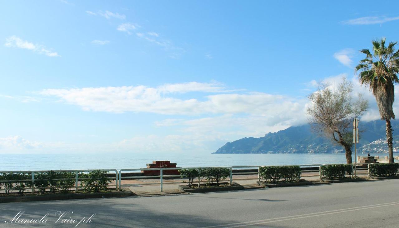 Seafront Apartment ซาแลร์โน ภายนอก รูปภาพ